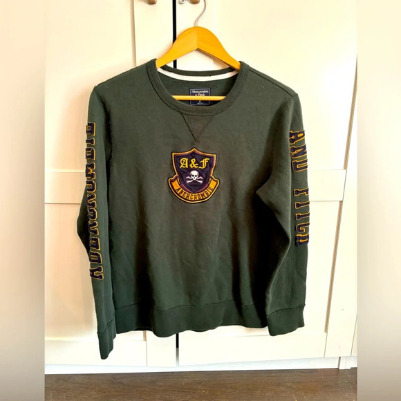 Abercrombie and Fitch Pirate Themed Crewneck Men's XS - Picture 1 of 3